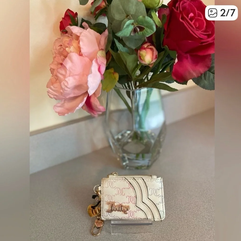 Juicy Couture Multicolor and‎ Gold Key Holder